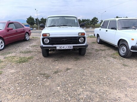 LADA (VAZ) Niva 2011