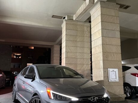 Hyundai Elantra 2019