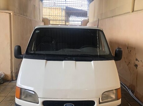 Ford Transit 2000