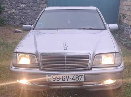 Mercedes C 230