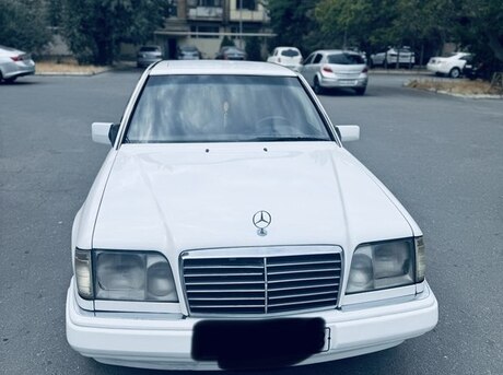 Mercedes E 220