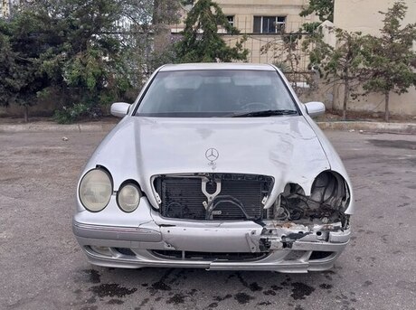 Mercedes E 280 2000