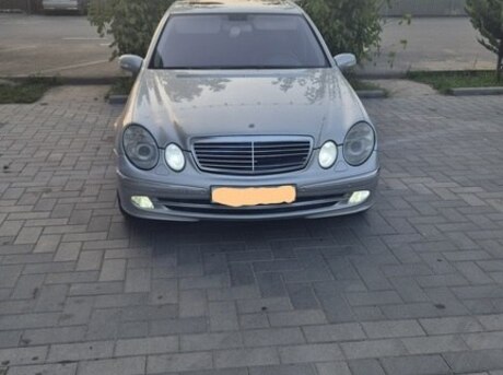 Mercedes E 220 2004