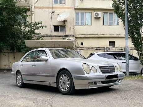 Mercedes E 220 d 2000