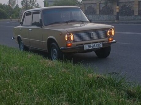 LADA (VAZ) 21011 1986