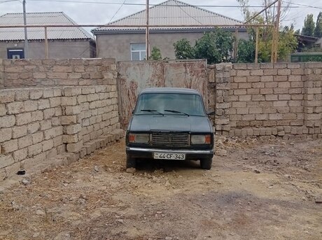 LADA (VAZ) 2107 2000
