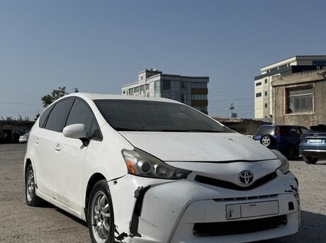 Toyota Prius V