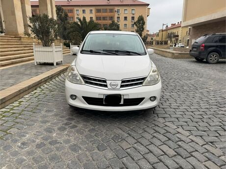 Nissan Tiida 2011