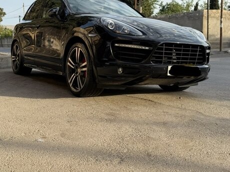 Porsche Cayenne GTS 2012