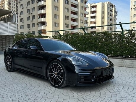 Porsche Panamera GTS 2023