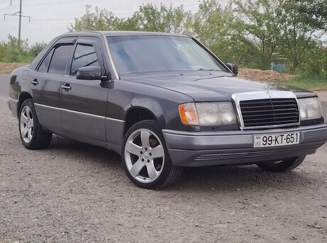 Mercedes E 220