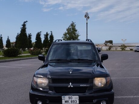 Mitsubishi Pajero io 2000