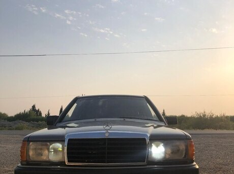 Mercedes 190 1990