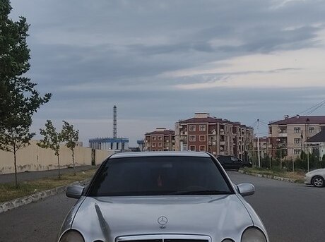 Mercedes E 220 2000