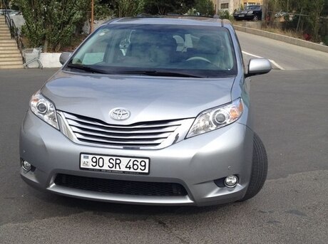 Toyota Sienna 2011