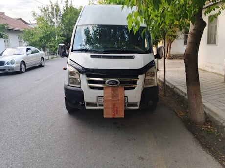 Ford Transit 2011