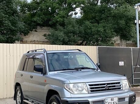 Mitsubishi Pajero io 1998