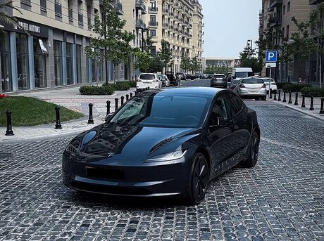 Tesla Model 3 2024