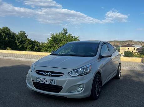 Hyundai Accent 2015