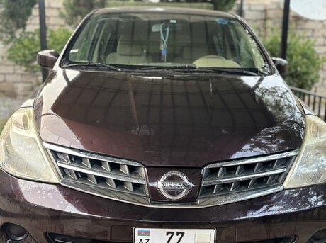 Nissan Tiida 2011