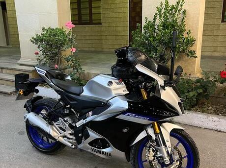 Yamaha R15M