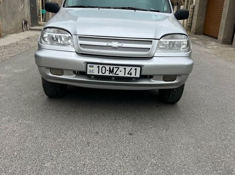 Chevrolet Niva 2004