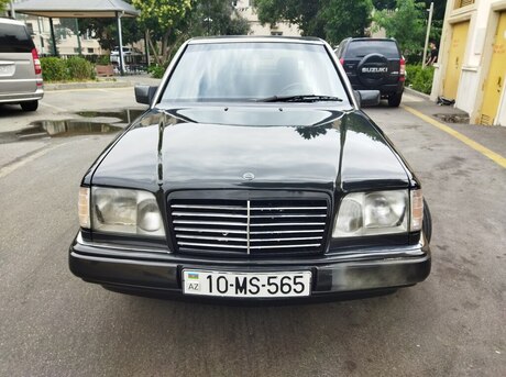 Mercedes E 220