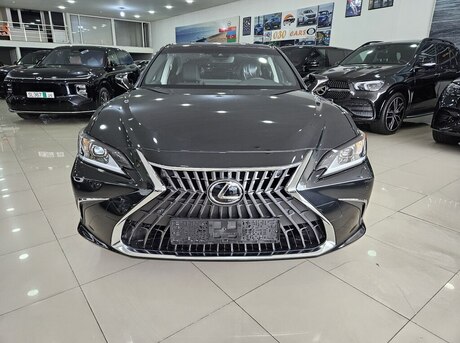 Lexus ES 300h 2025