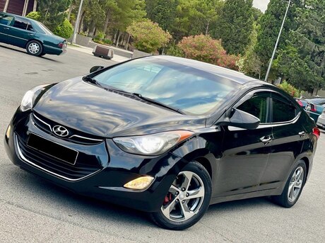 Hyundai Elantra 2012
