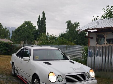 Mercedes E 240 1999