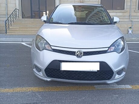 MG 3 2011