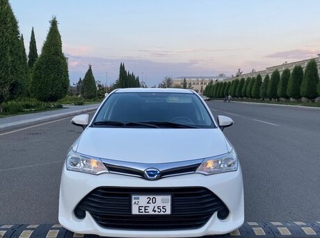 Toyota Corolla Fielder 2015