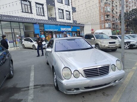 Mercedes E 270 2000