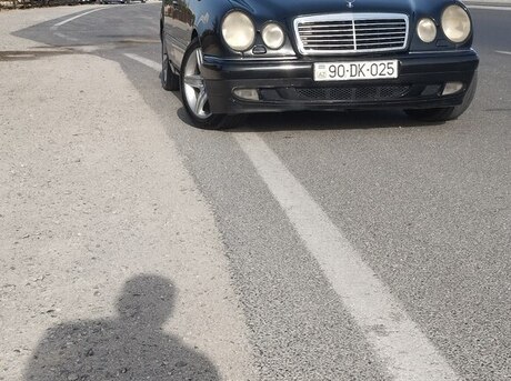 Mercedes E 240