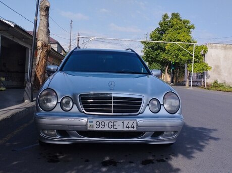 Mercedes E 220 d 2000