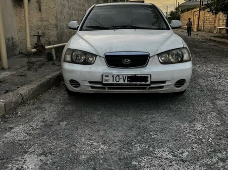 Hyundai Elantra 2001