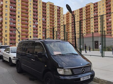 Mercedes V 220 2000