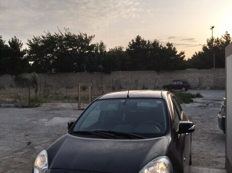 Nissan March 2011