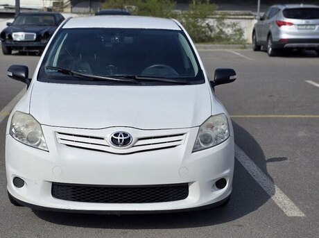 Toyota Auris 2011