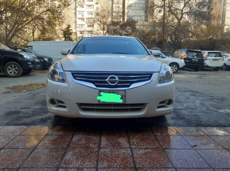 Nissan Altima 2011