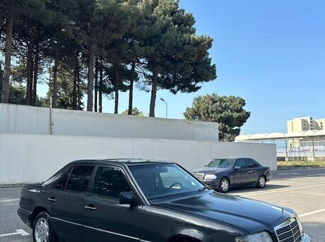 Mercedes E 220