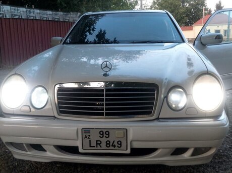 Mercedes E 240 1999