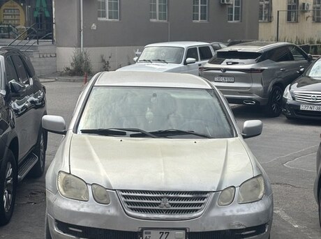 Mitsubishi Airtrek 2001