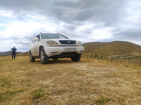 Toyota Harrier 2000
