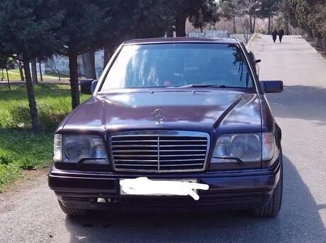 Mercedes E 220