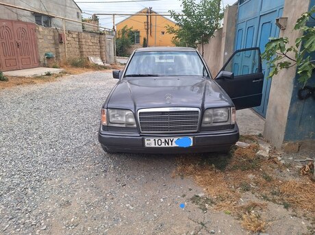 Mercedes E 220