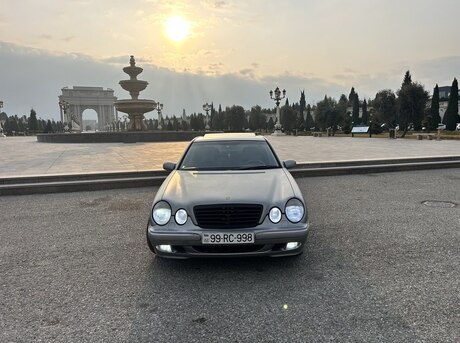 Mercedes E 240 2001