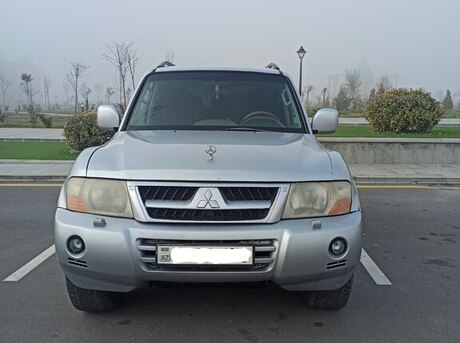 Mitsubishi Pajero 2004