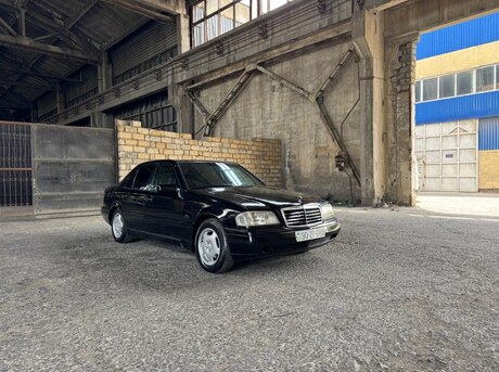Mercedes C 180