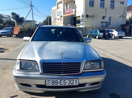 Mercedes C 180